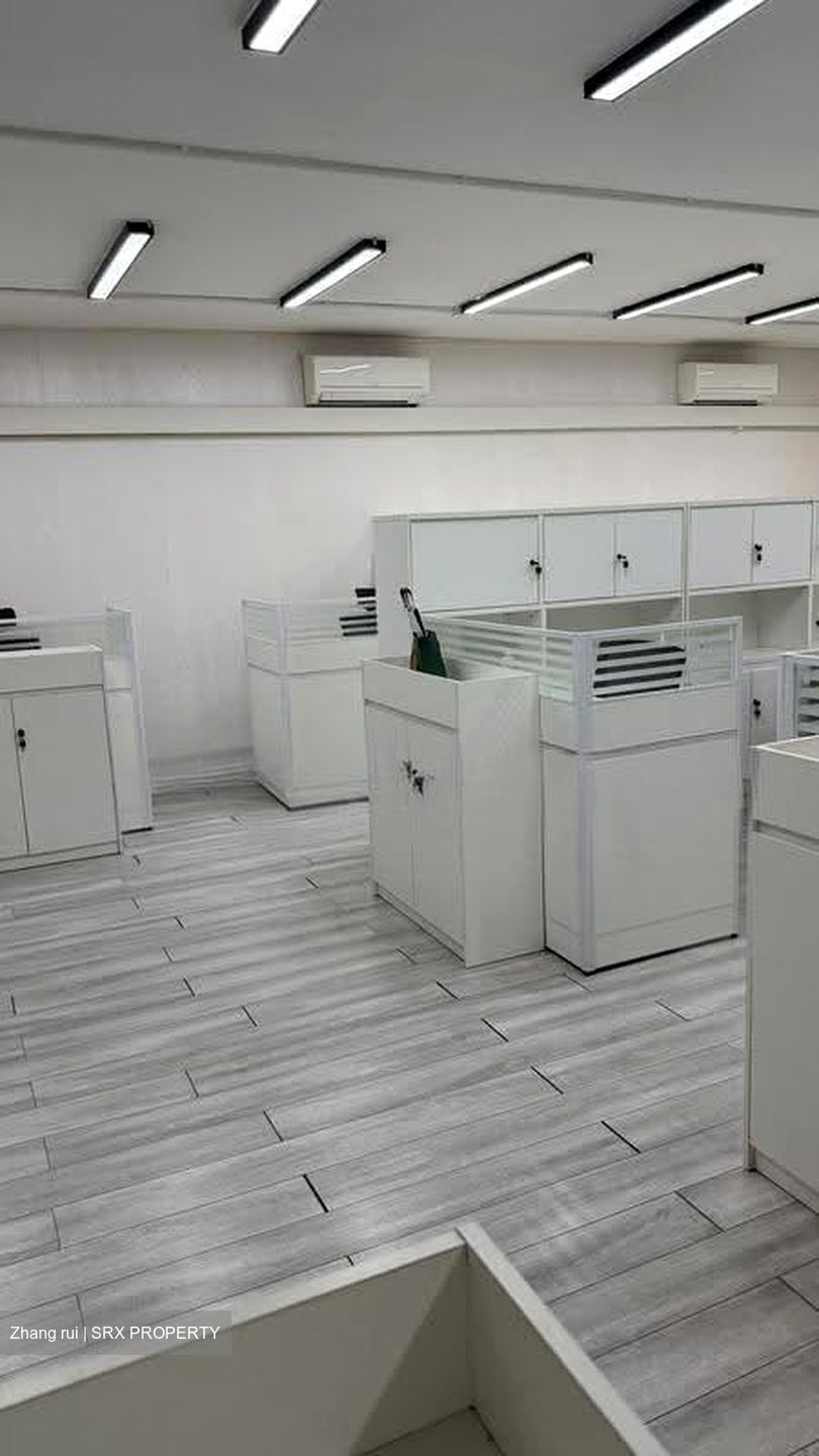 Woodlands Bizhub (D27), Factory #639402691
